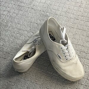 Vans Classic White Lace-Up Shoes